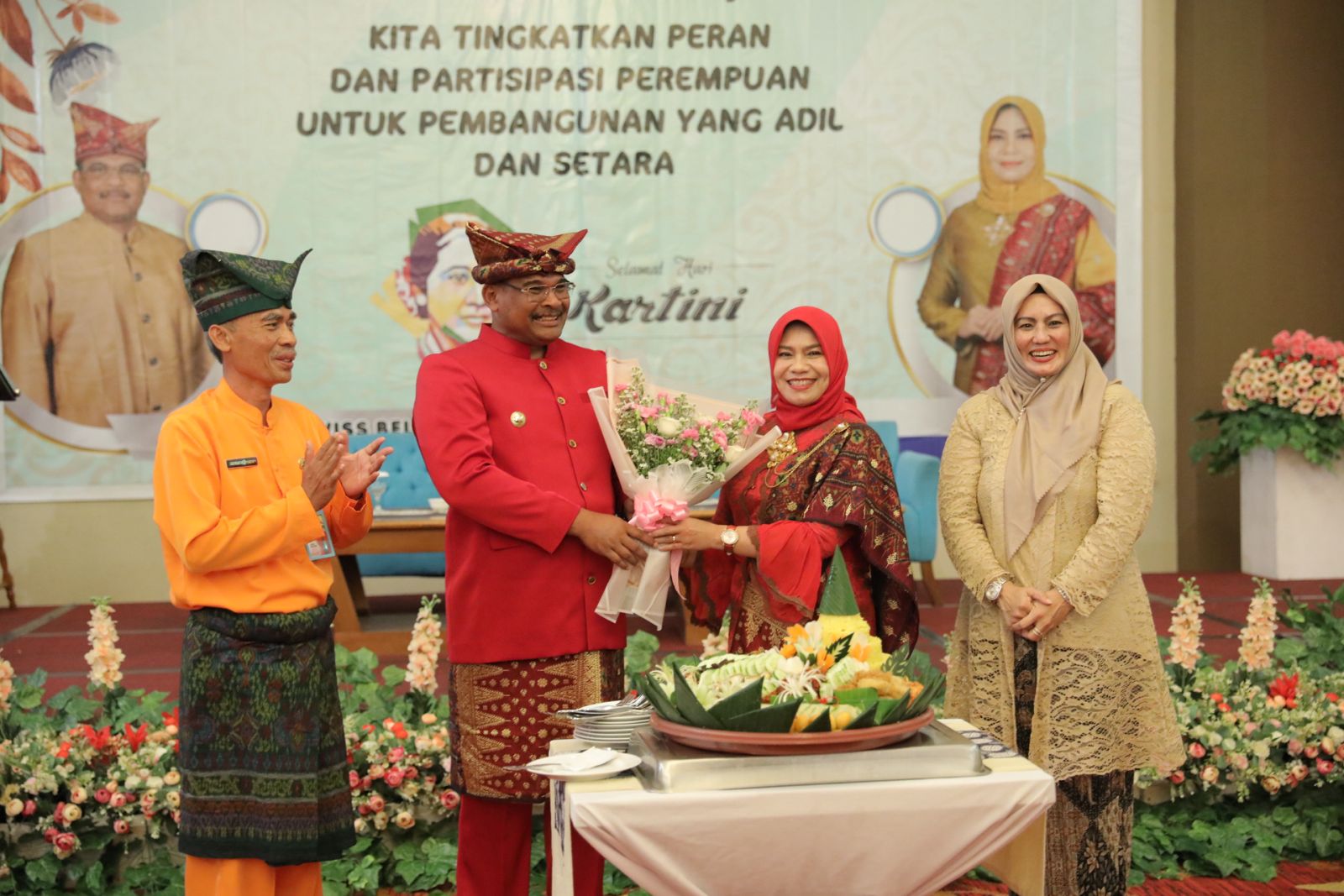 Semangat Kartini Pj Ketua TP PKK Safriati Safrizal Perempuan Berkarya, Tangguh, dan Berperan Penting di Masyarakat