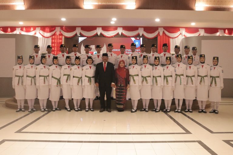 Pj Gubernur Safrizal Kukuhkan Paskibraka Babel