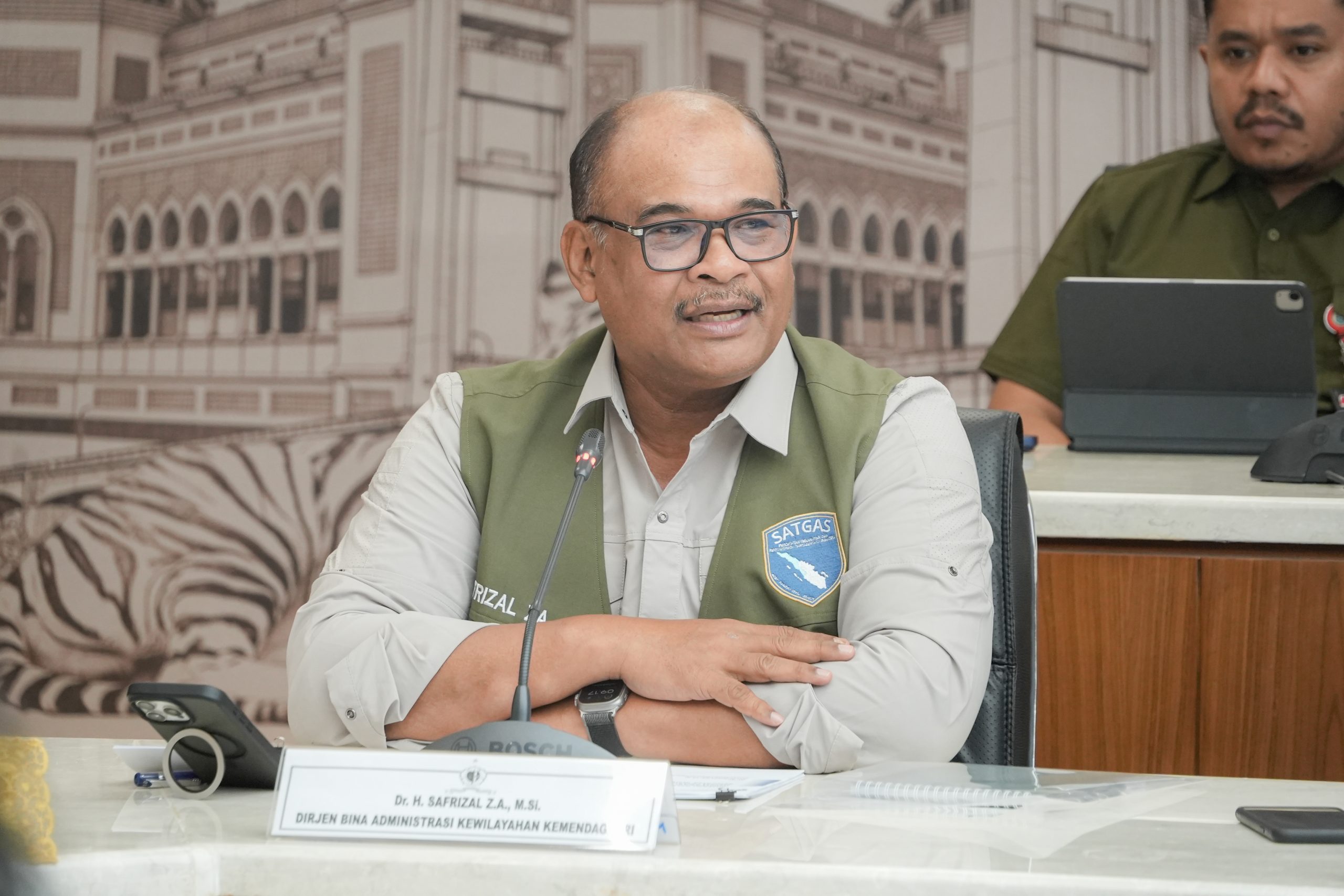 Kejar Akurasi Data, Safrizal Tegaskan Prinsip ‘No One Left Behind’ dalam Pemulihan Aceh