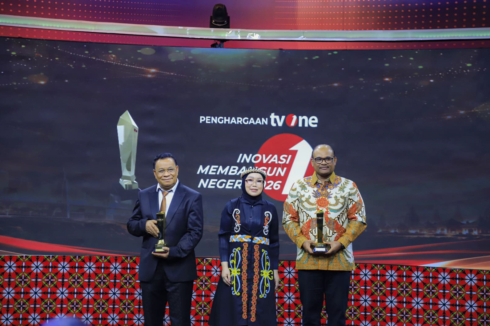 Safrizal ZA Raih Penghargaan Kepemimpinan Kolaboratif dalam Masa Kritis dari tvOne
